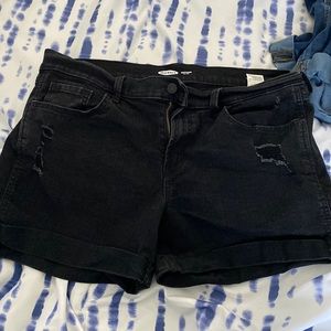 Black old navy boyfriend shorts. Size 14